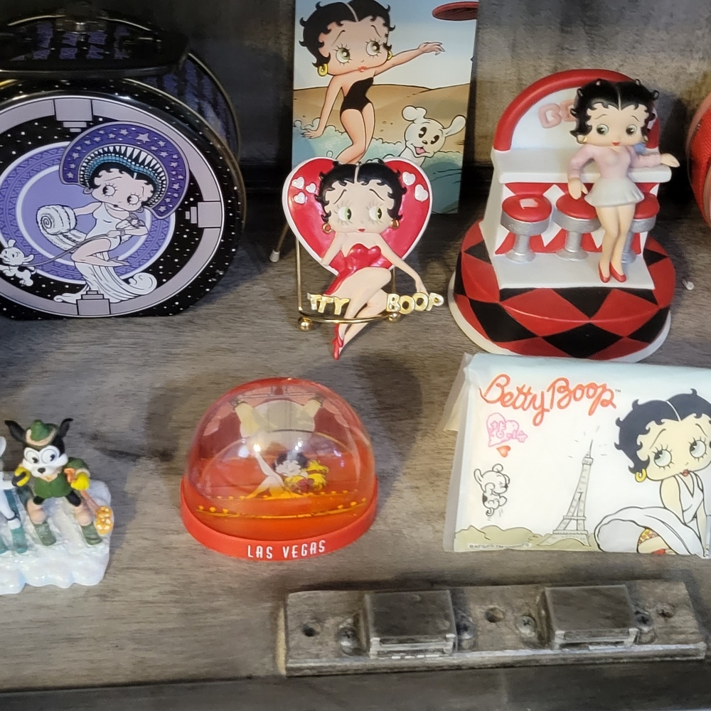 Betty Boop Collection - Picture 5 of 5